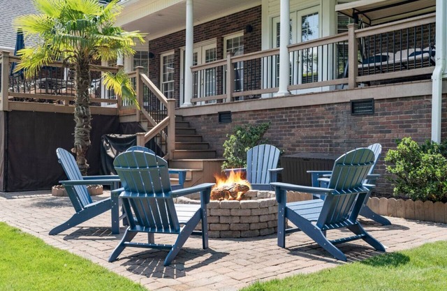 Vacation Home w/Private Dock, Kayaks, Hot Tub, Pets OK