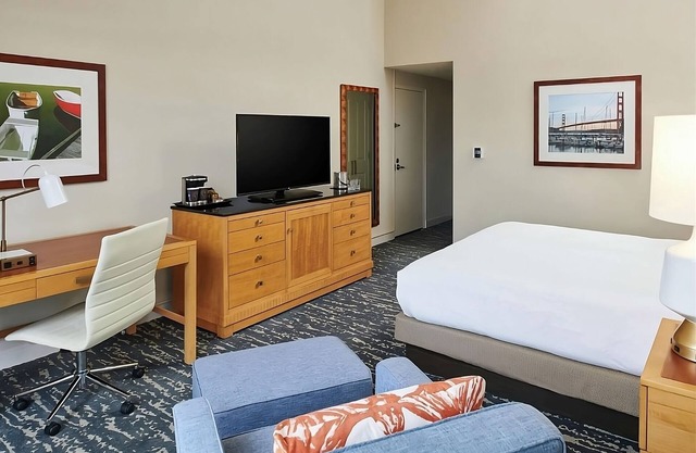 Vacation Starts Here in Berkeley! Near Morcom Amphitheater of Roses, w/Pool!