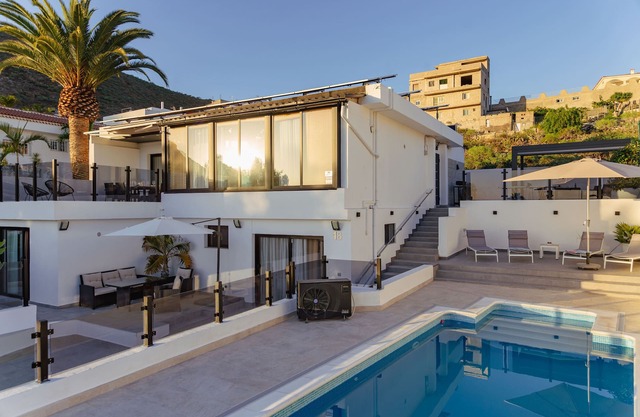 Vacation Villa 'La Blanca' with Sea View, Wi-Fi and Air Conditioning