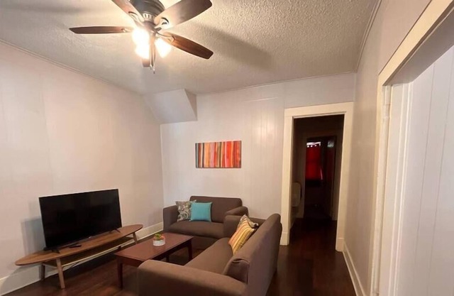 Vance 4 quaint 1 bedroom apartment near Med dist