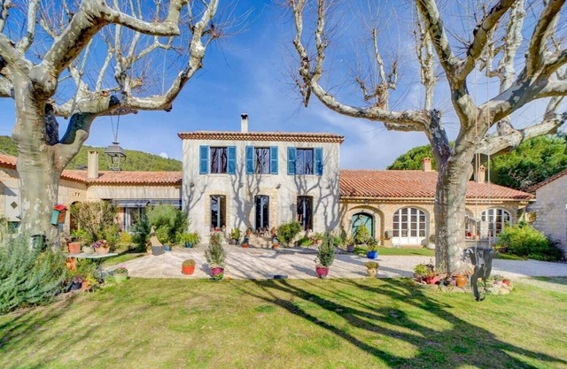 VAROISE COUNTRYSIDE-IN THE GAPEAU VALLEY-COMFORTABLE 2-PERSON COUNTRY COTTAGE