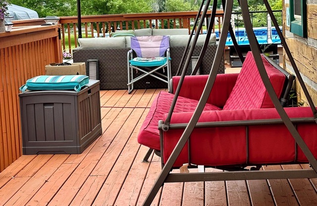 Varty Lake Lodge, Yarker ON.nEscape The Mundane, Relax & EnjoynSummer &.Winter