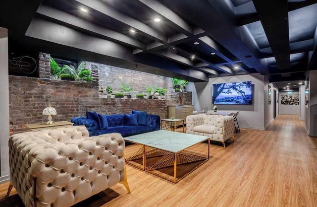 Vault King – Berri-UQAM Loft