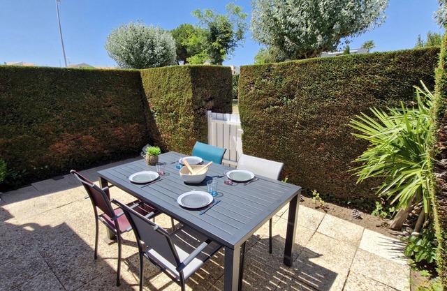 Vaux sur Mer - PONTAILLAC side - SEMI-DETACHED VILLA - SHARED POOL