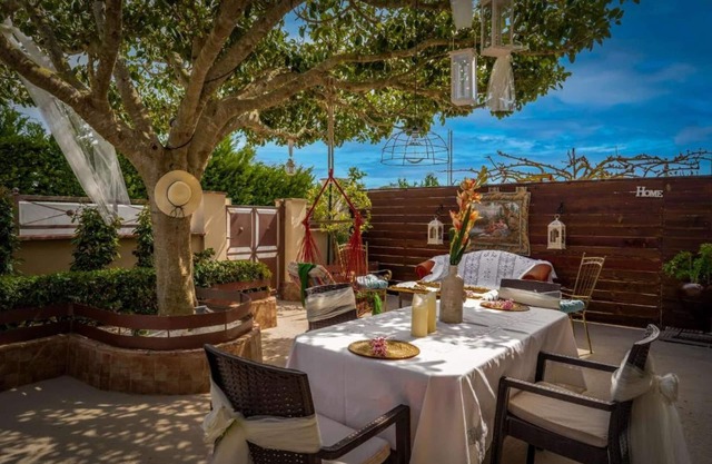 Venetian Hill House-Venetian Hill House