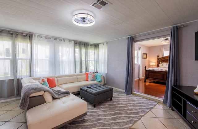 "Venice Oasis: Beach-Ready Retreat!"