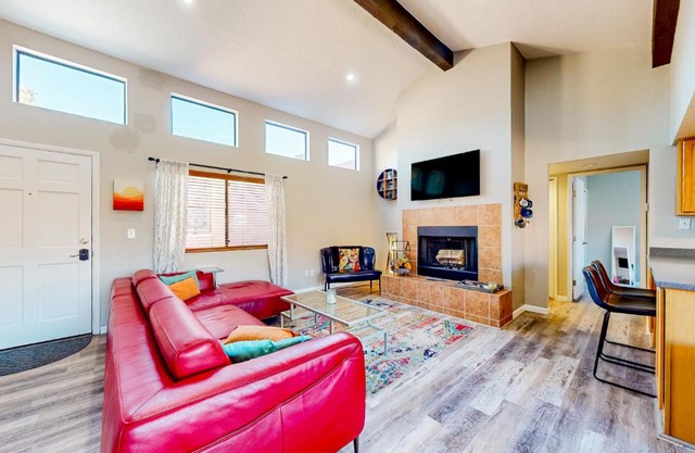 Ventana Vista Condos, 2167
