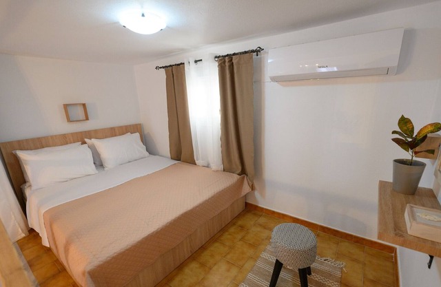 Verano V2 (up to 3 guests) - Cozy apartment 2 minutes (200m) to the beach