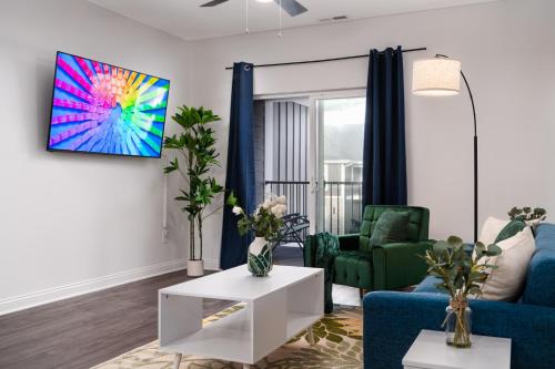 Verdant Retreat 2BR 2BA Spacious 2 KingBeds GymWFH