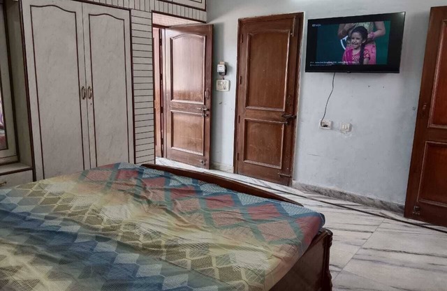 Very Hygienic Home. All services available at one place. Come, stay.