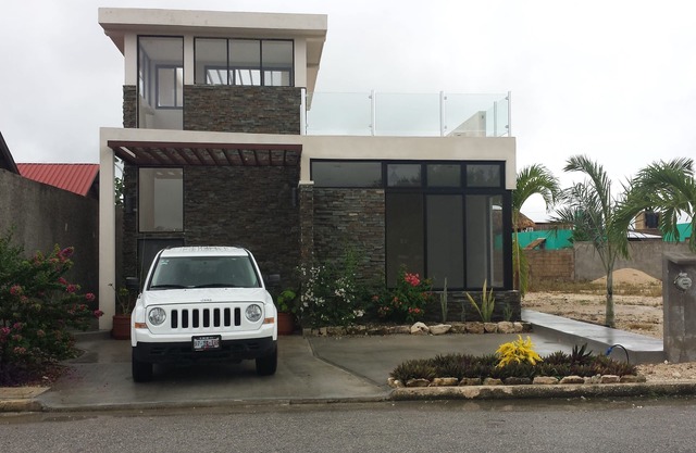 Very nice 2-bedroom house in superb Mahahual with WiFi, ACnHome away from home.