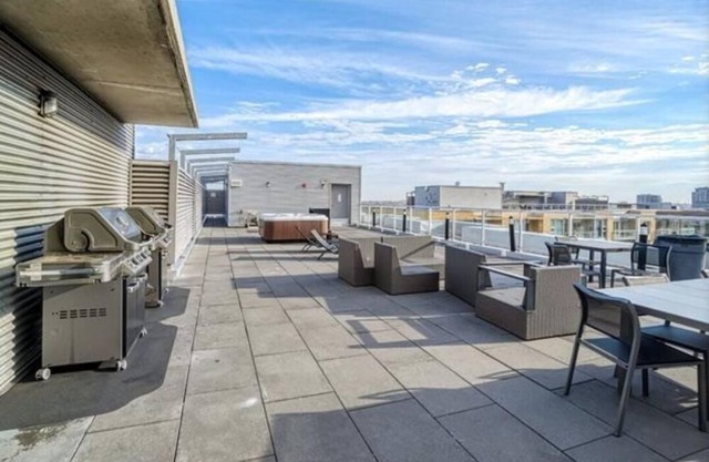 Very nice place to stay, close to downtown and airport, Free parking