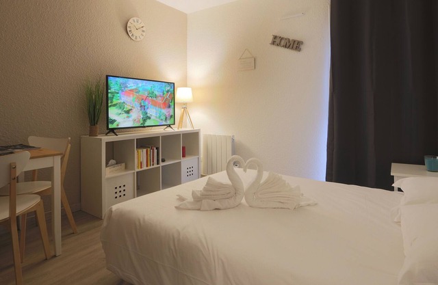 Very nice studio Tours