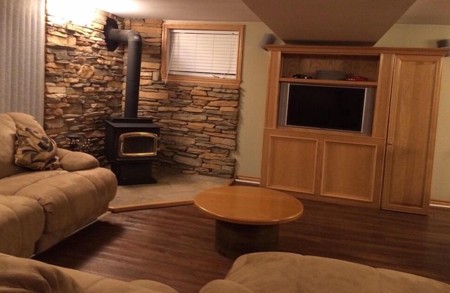 Very Private Cottage on 15 Acres with Pond & Beach Perfect for Swimming