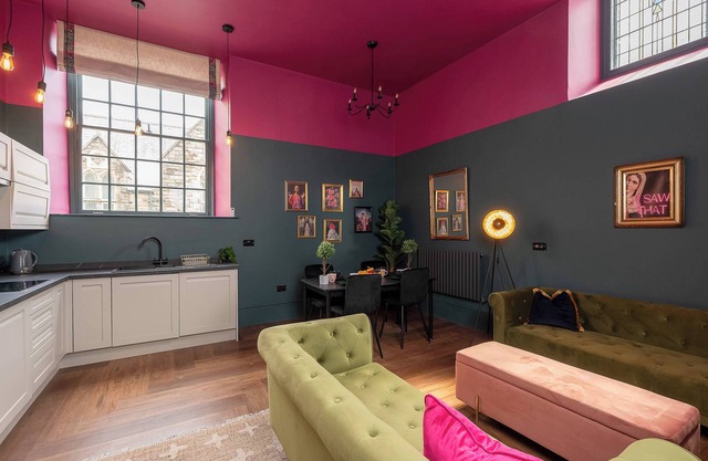 Vibrant 2-Bedroom Chapel Apartment Retreat