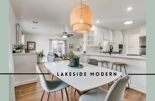 Vibrant 3 bed 1.5 bath home that's close to everything in OKC!