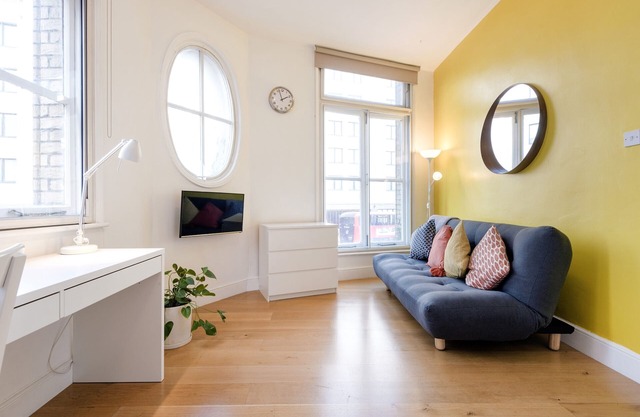 VIBRANT APARTMENT - HEART OF SHOREDITCH