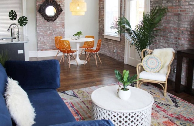Vibrant Boho Abode - Walk to Tower Grove Park