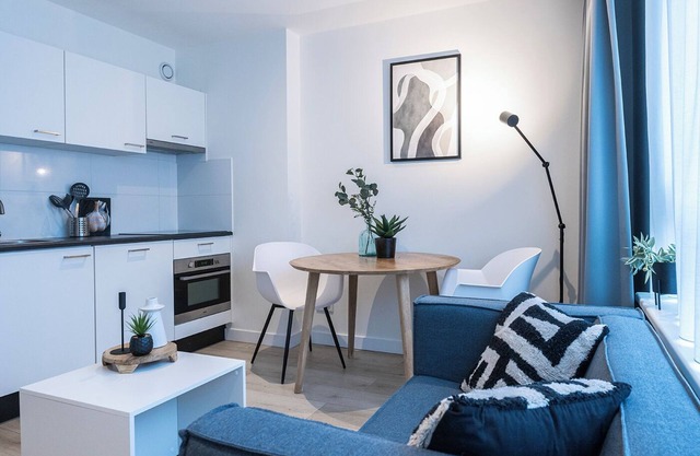 Vibrant home with a brand-new kitchen, just steps from the supermarket!