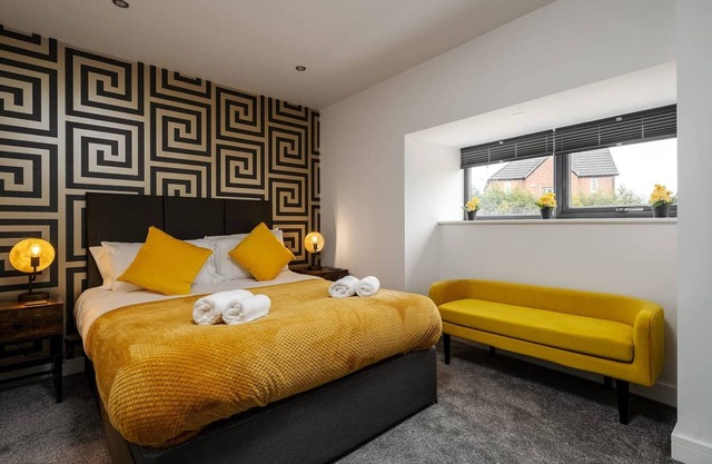 Victoria Home | 2 Bedroom Wi-Fi Parking Cozy Pads