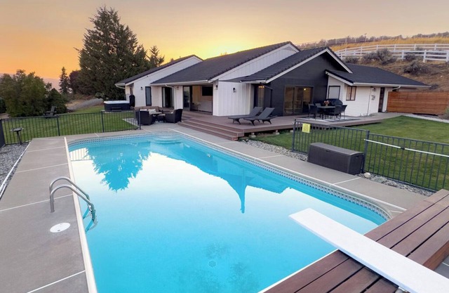 View Home with Pool/Spa Near Leavenworth, Mission Ridge, Lk Chelan and Wineries