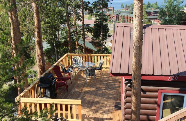 "Views with a Cabin" - in the Historic Town of Grand Lake