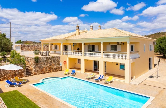 Villa Entrecolinas - Four Bedroom Villa, Sleeps 8