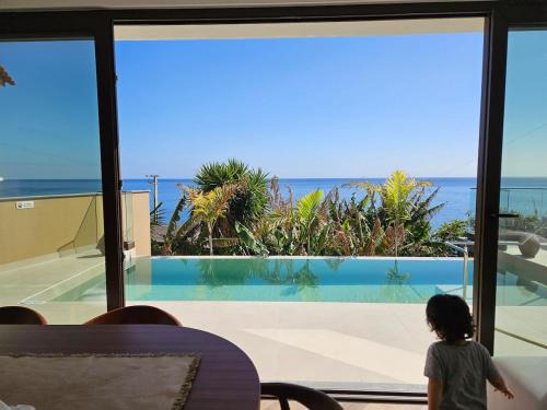 Vila Ladeira dos Zimbreiros - 3 bedroom, Jacuzzi, gym, AC, Pool with optional heated water