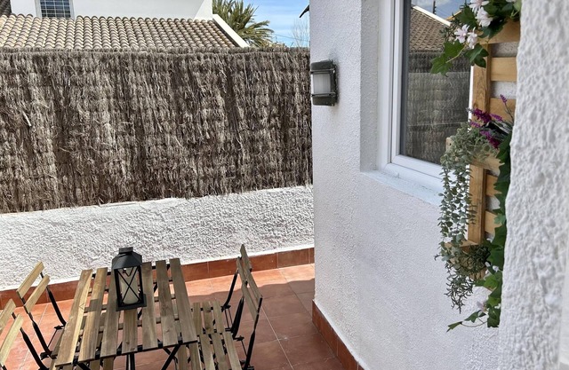 Vilamarlux VII Lovable Studio apartment close to the beach.