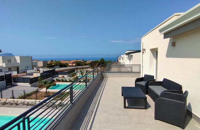 Villa Milicia - New Construction with Pool Near the Sea