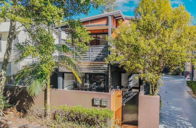 Villa 1 at Hastings Point - Modern 3-Bedroom Retreat with Heated Spa, Near Beach & Creek