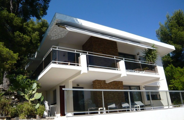 VILLA 140m² with swimming pool for 6/8 people, overlooking Toulon harbor,