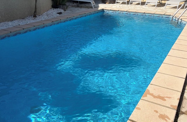 Villa 15 minutes from the beach with private pool. Available for 6 people.