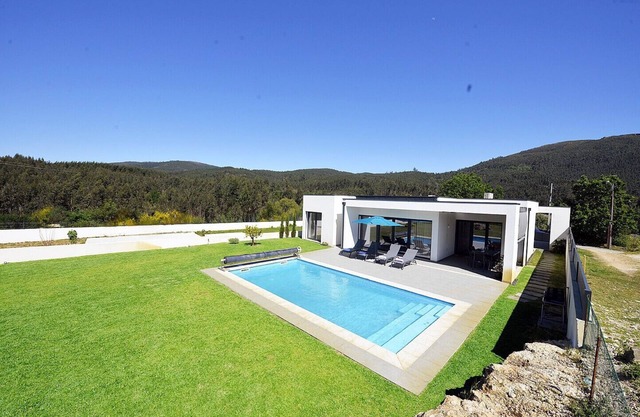 Villa 239 Contemporary Holiday Villa in Ponte de Lima