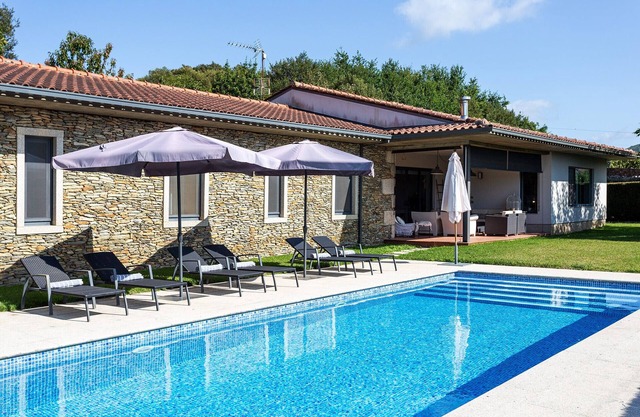 Villa 271 Charming Holiday Villa Near Coast