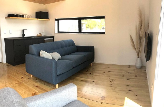 Villa 3 is one of the two middle villas and is the more northern of the two cent