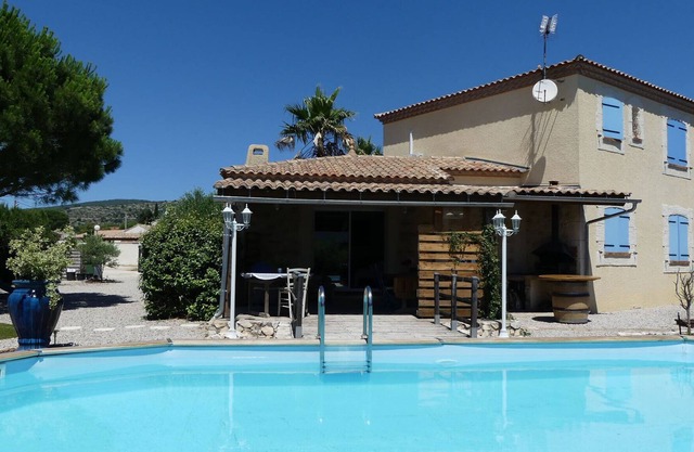 Villa 6-9 people with swimming pool