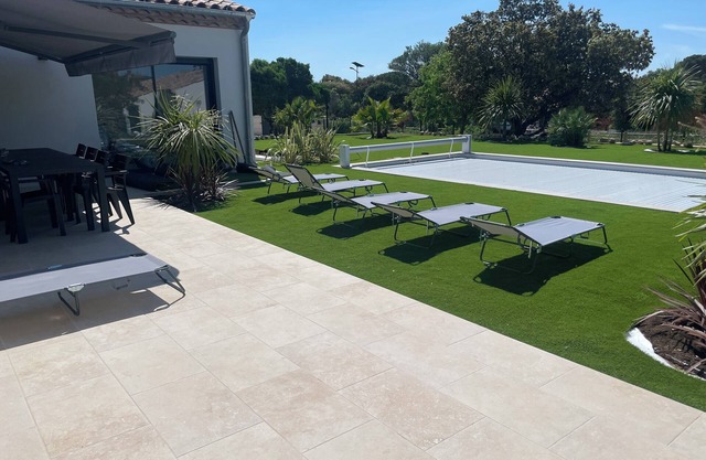 VILLA 6 PERS PISCINE SALLE DE SPORT AU PIED DU PIC ST LOUP. MONTPELLIER 20 mn away