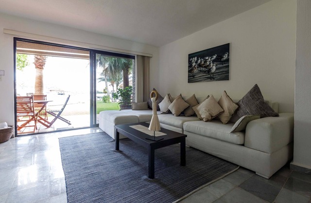 Villa 7 in front of Laguna Nichupte