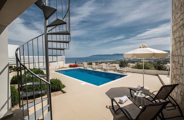 Villa Abbie, Stunning 3BDR Latchi Villa with Pool with Panoramic Views