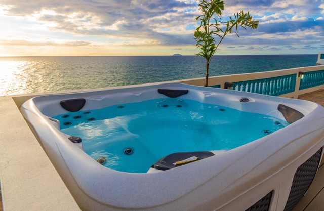 Villa Alma - Oceanfront - 10 guests - pet friendly - at Stella, Rincón