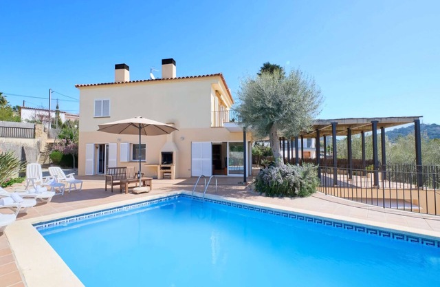 VILLA ALVAMAR Summary
