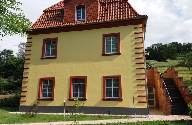 Villa Am Ehrensteig -FeWo with balcony and garden