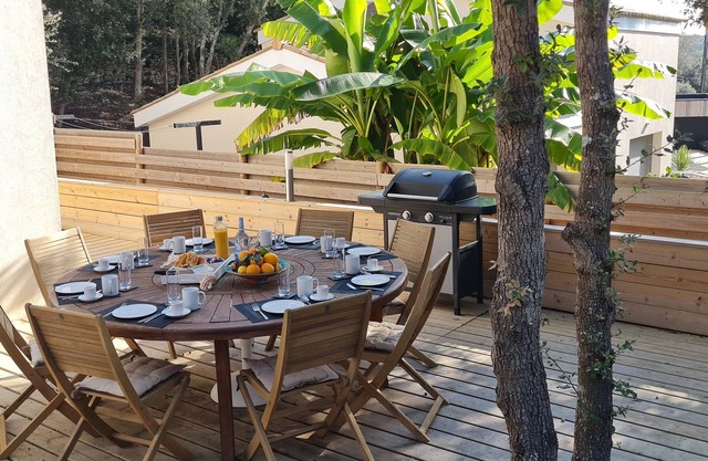 VILLA AMANDINE 5 minutes from the port