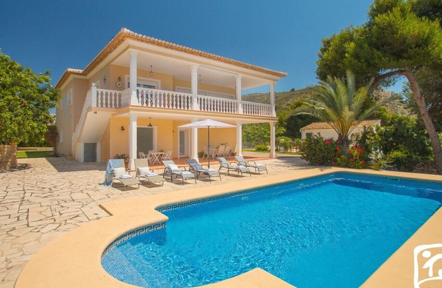 Villa AMBAR by Abahana Villas