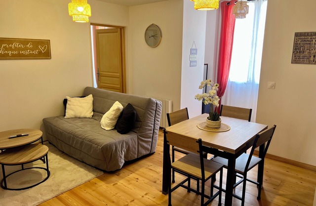 Villa Anita -town center -private parking- wifi.