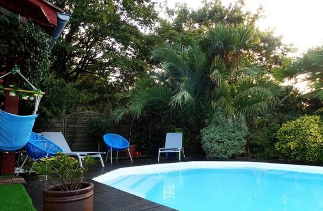 Villa Ascain Swimming pool/Garden near Bourg and 12 minutes by car from the beach