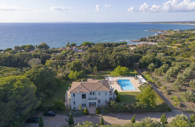 Villa Astoria Luxury nPremium Comfort With Great Care to Detail