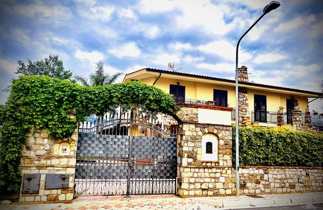 VILLA AT 300 MT. FROM THE BIO PARK OF SICILY. 10KM FROM THE AIRPORT