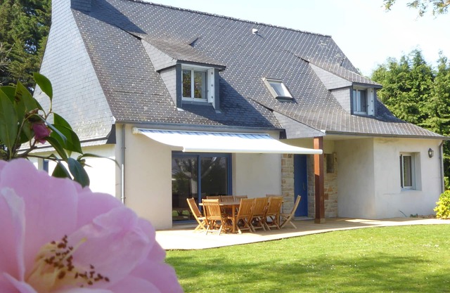 Villa "At the crossroads" near the beaches